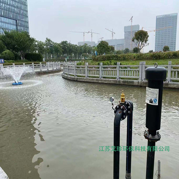 沉水風(fēng)機(jī)噴泉曝氣機(jī)在上海閔行區(qū)河道治理中.jpg