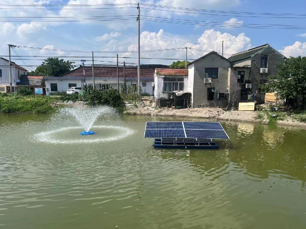 太陽(yáng)能噴泉曝氣機(jī)工作原理.jpg