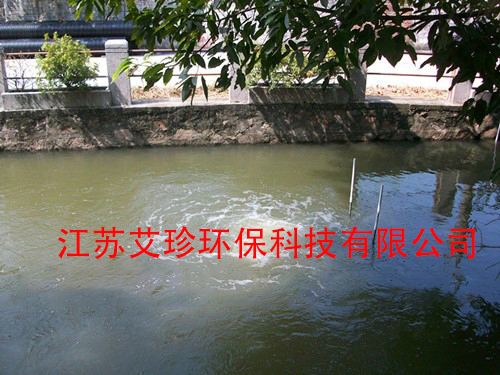 太陽能推流曝氣機(jī)助力河道治理.jpg